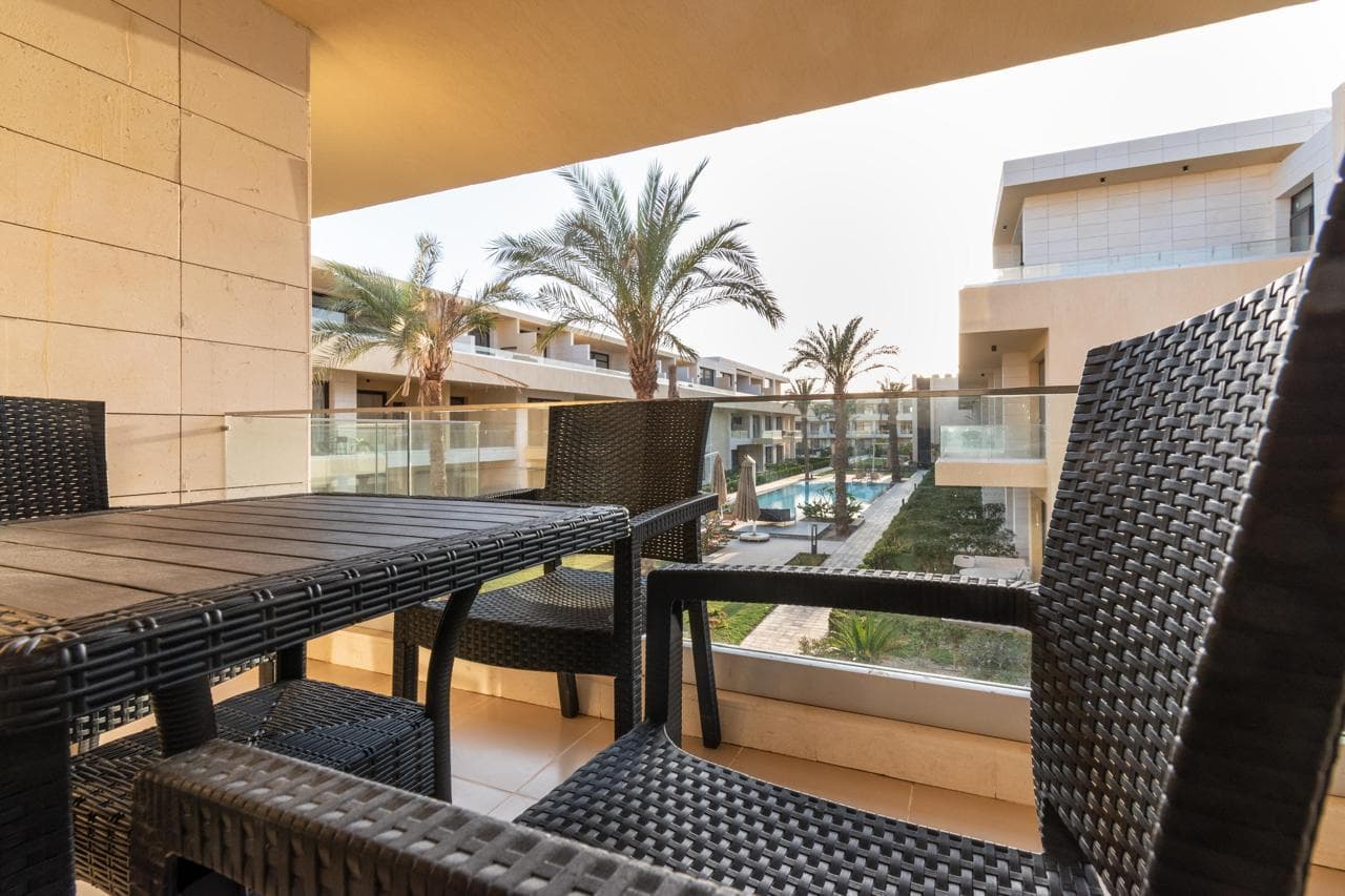 G Cribs | 1BR Oasis with Pool View