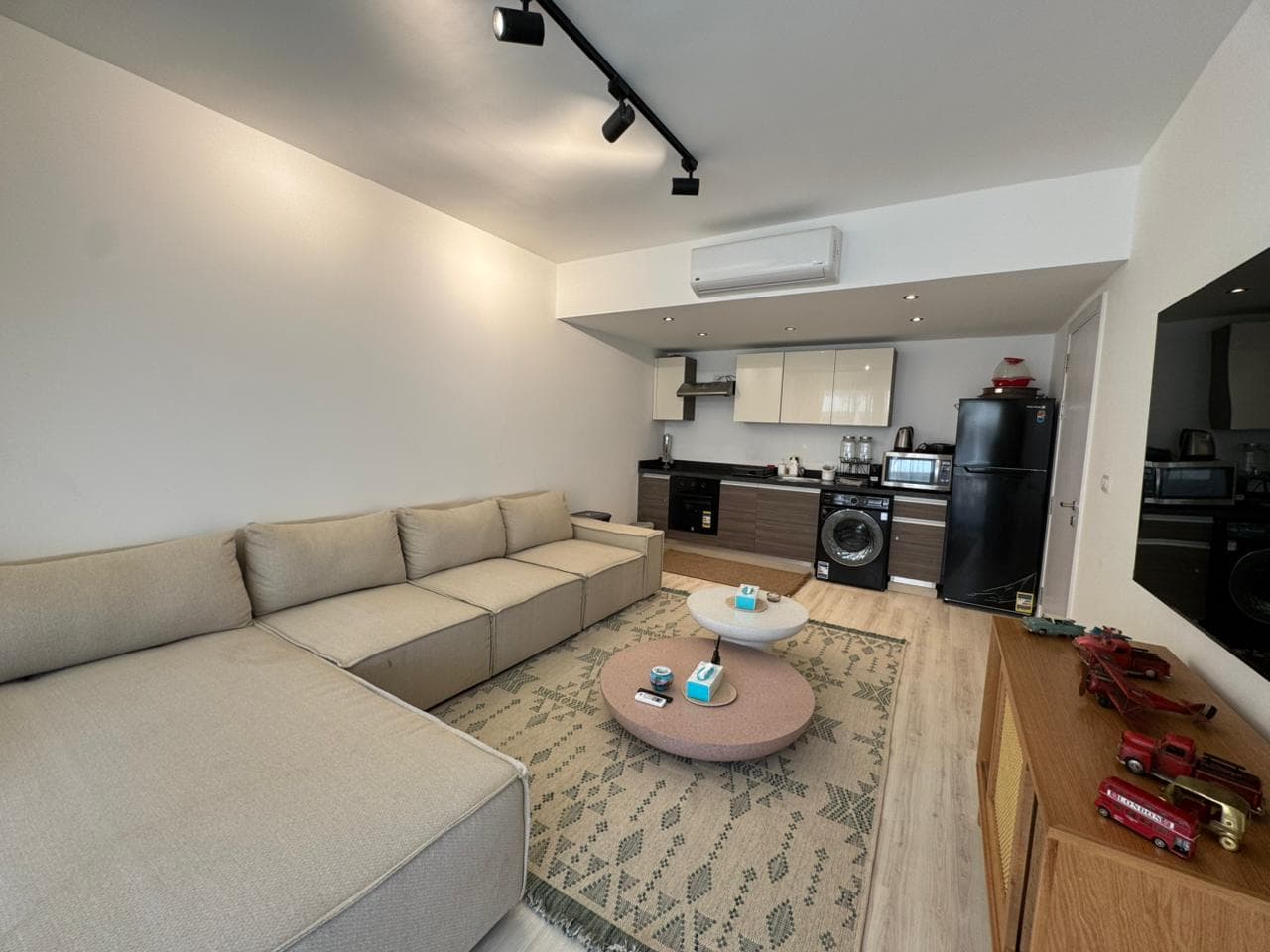 G Cribs | Bright & Calm 1BR with Pool View