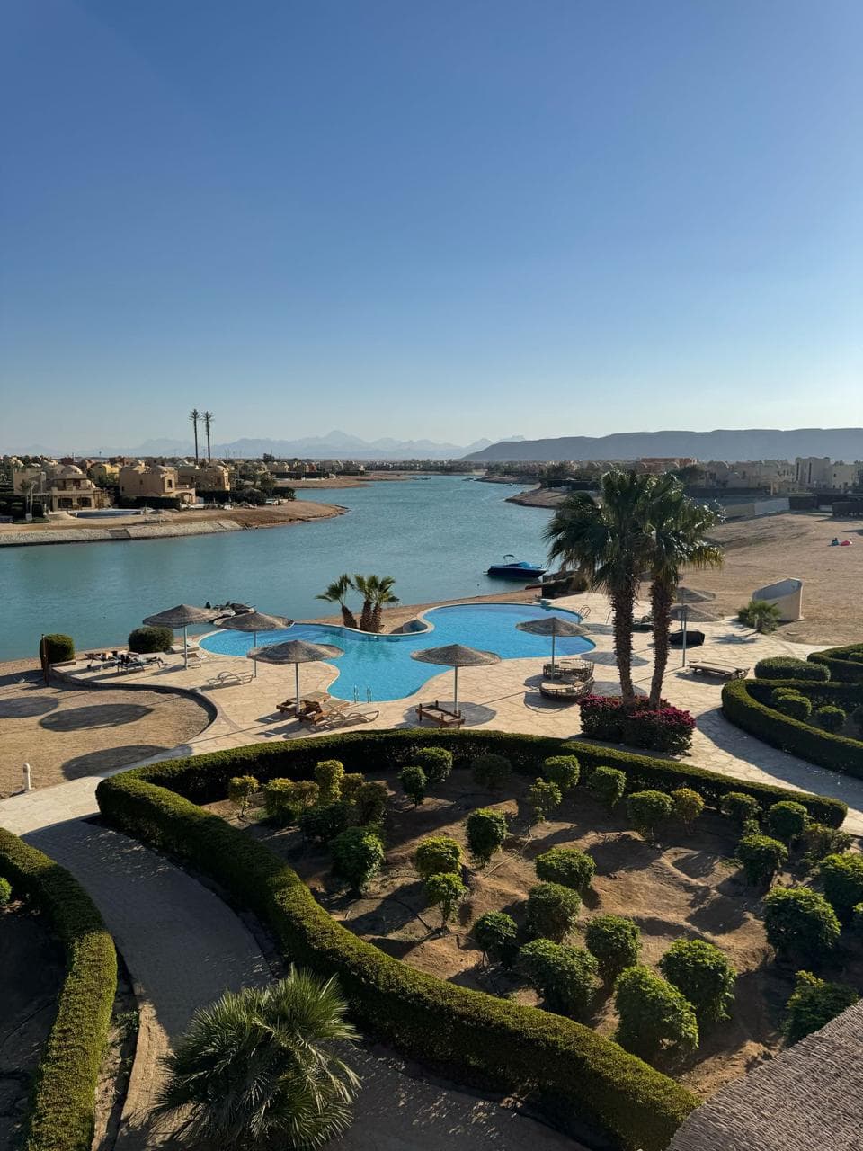 Sabina | Spacious 4BR Duplex with Lagoon View