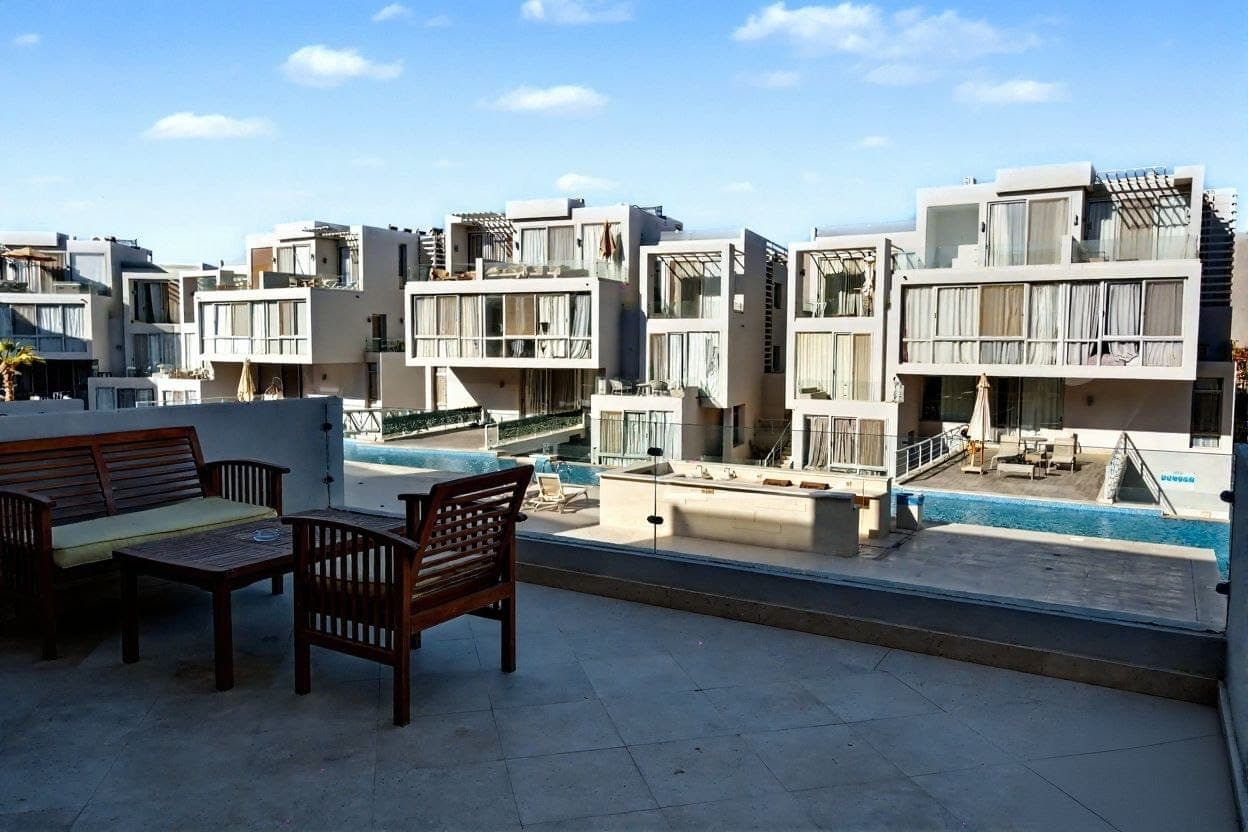 Sholan | Elegant 1BR with Pool View